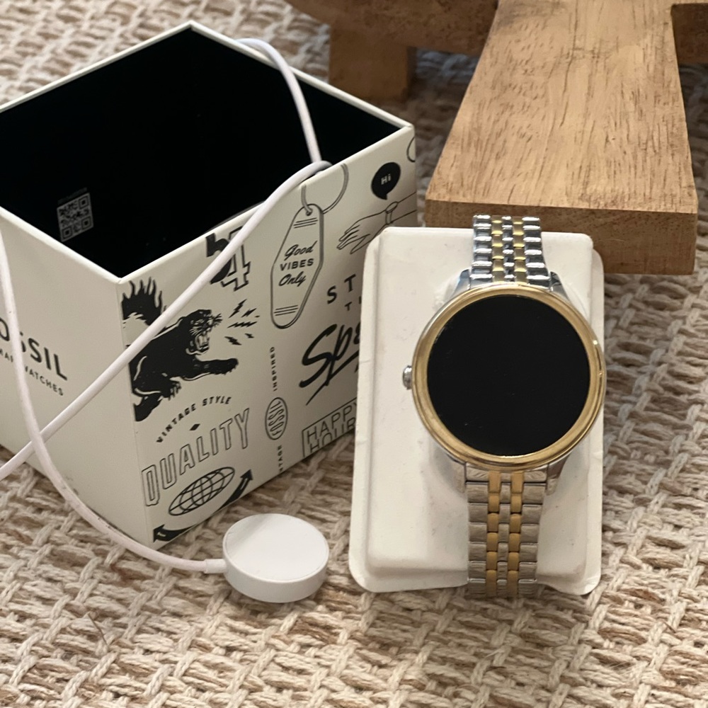 Fossil Smart Watch NWOT